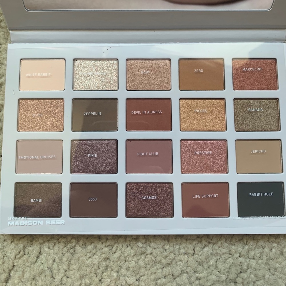 MORPHE x MADISON BEER ARTISTRY COLLECTION